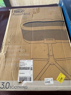 HALO BassiNest Soothing Swivel Sleeper 3.0 (UNOPENED)