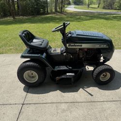 38 Inch Cut 12.5 Hp Briggs Runs And Mows Good