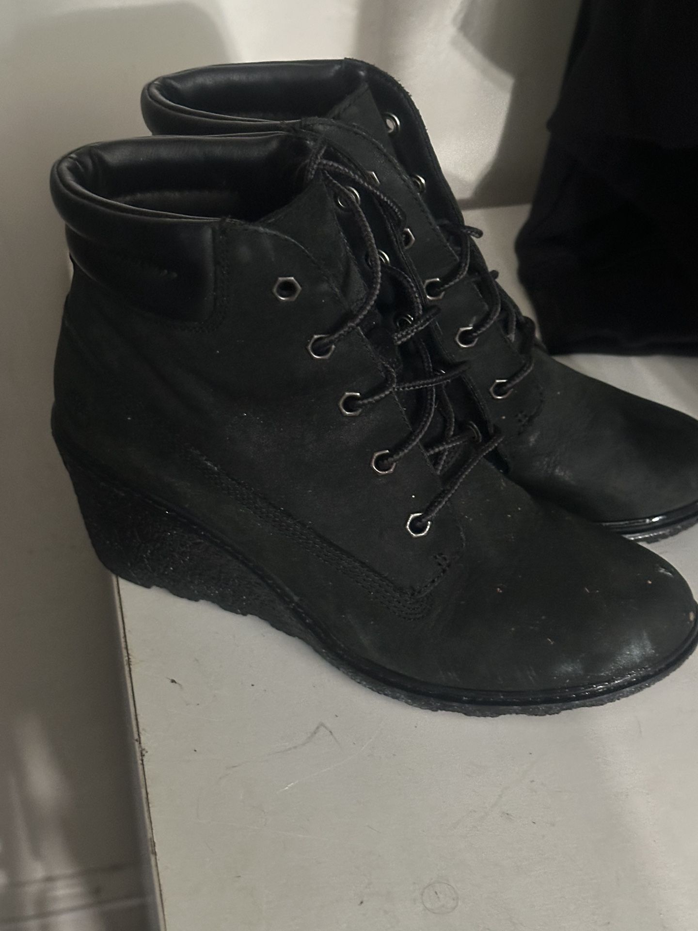 Timberland Boots Size 7.5 🖤🩶