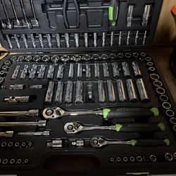 PITTSBURGH Mechanics Tool Set