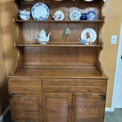 Vintage Ethan Alan Maple hutch