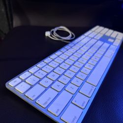 For Sale: Genuine Apple Wired Aluminum Keyboard with Numeric Keypad (Model A1243 / MB110LL/B) – Original Owner, Works Perfectly!