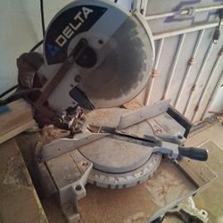 Tool Chop Saw.table Saw. Lift.tank..