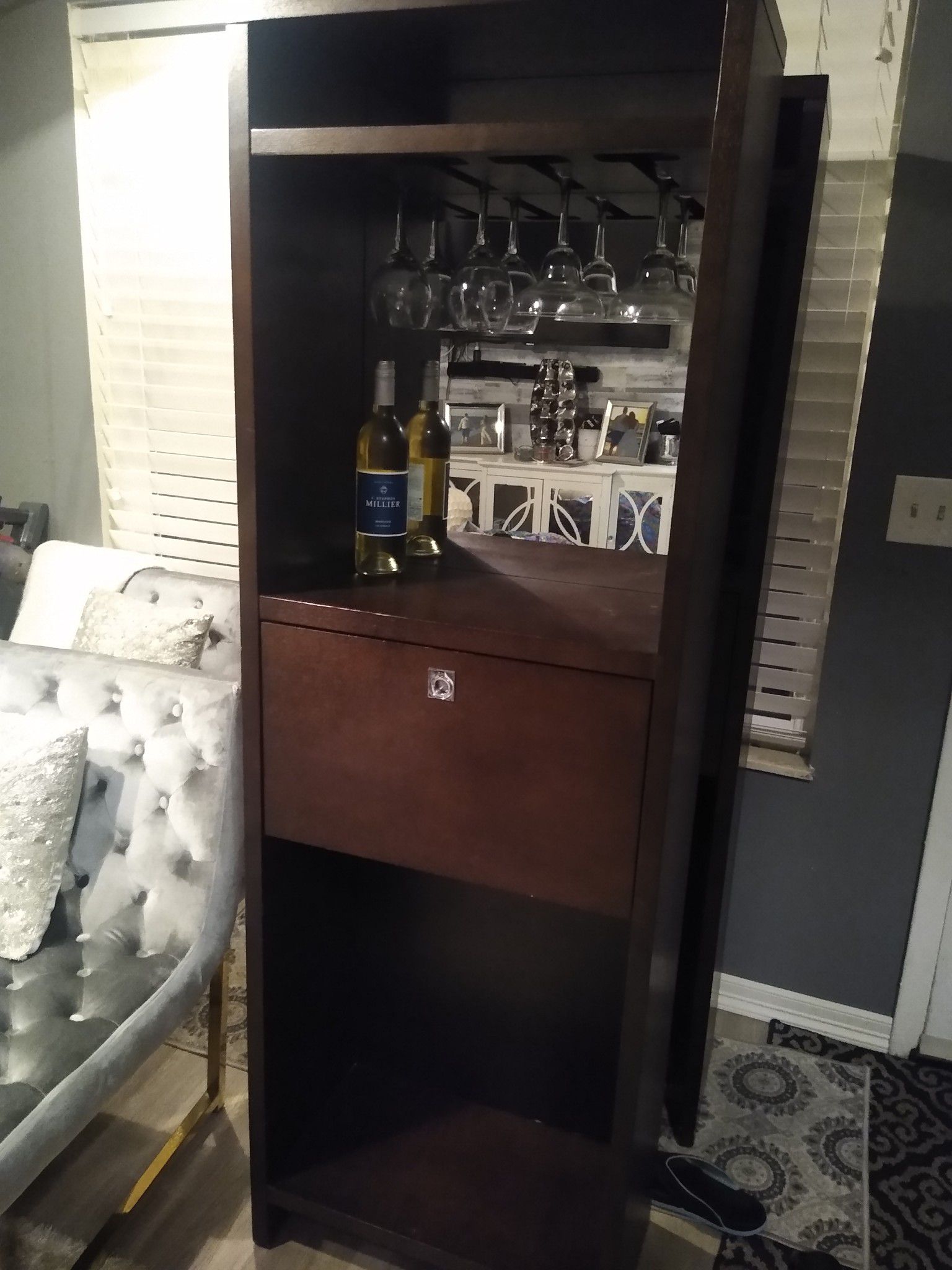 Bar cabinet in good condition