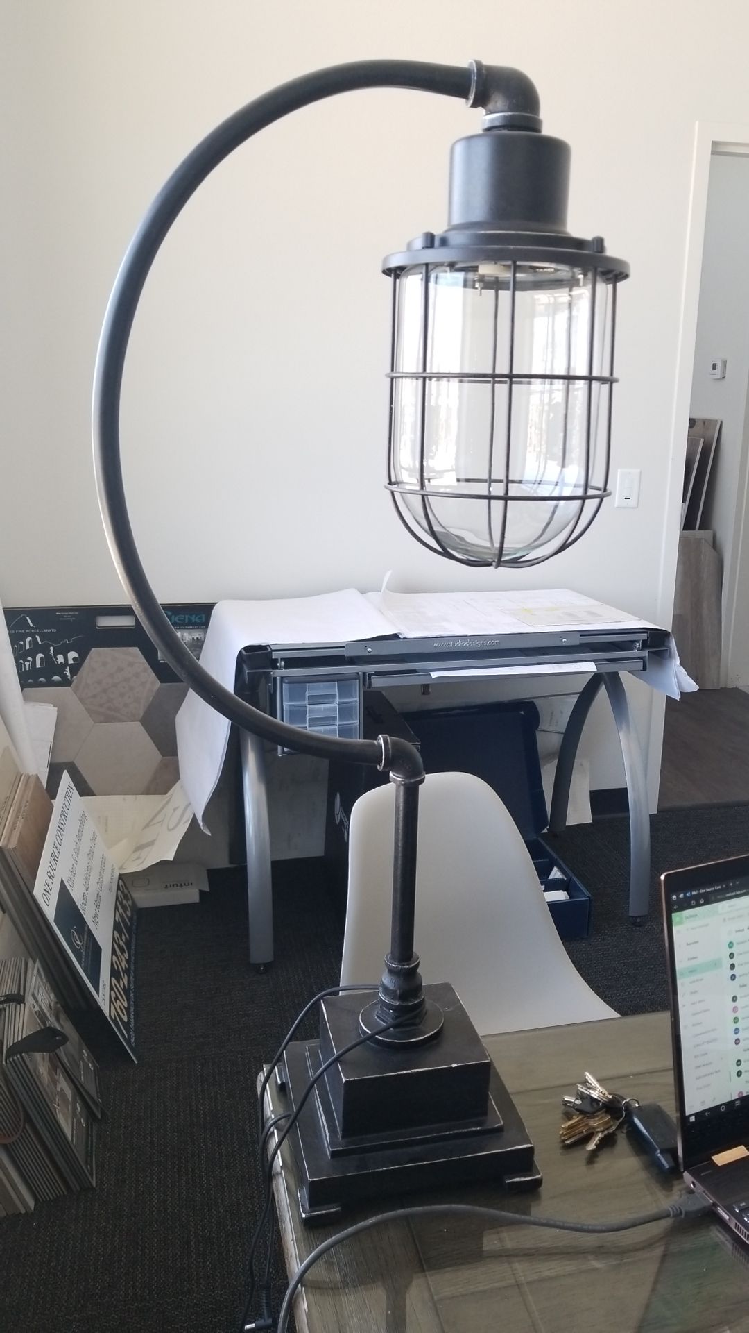 Metal desk lamp
