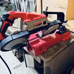 Milwaukee band saw and portable band saw table