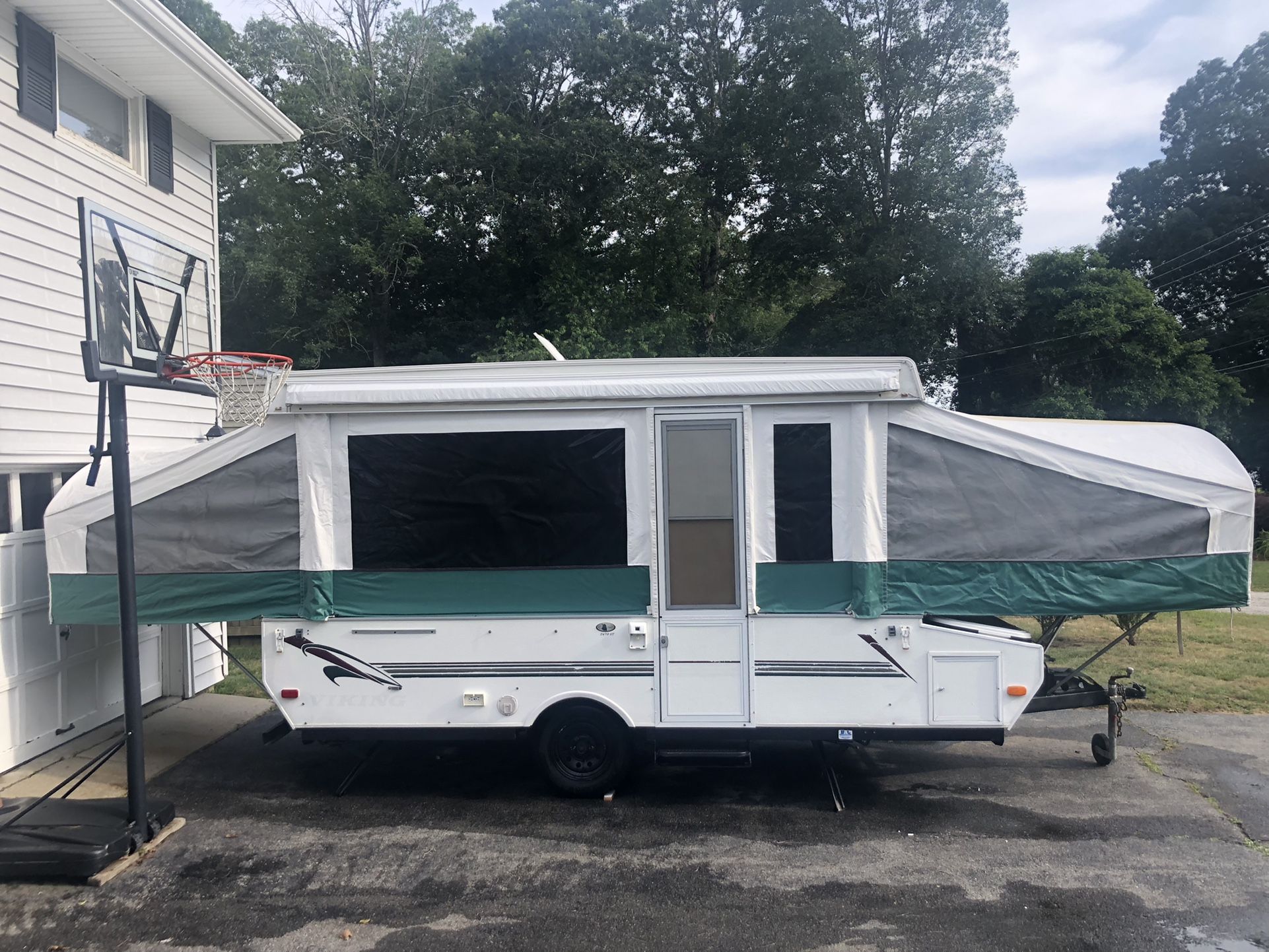 2000 Viking Pop Up Camper