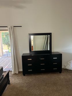 9-drawer black dresser w/ mirror