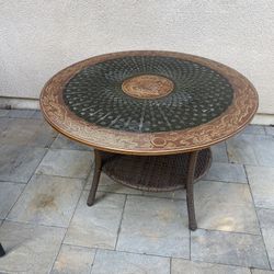 Outdoor Round Table 