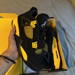 Jordan 4s “yellow Thunder”