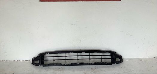 2021 2023 Nissan Rogue lower grille (7X)