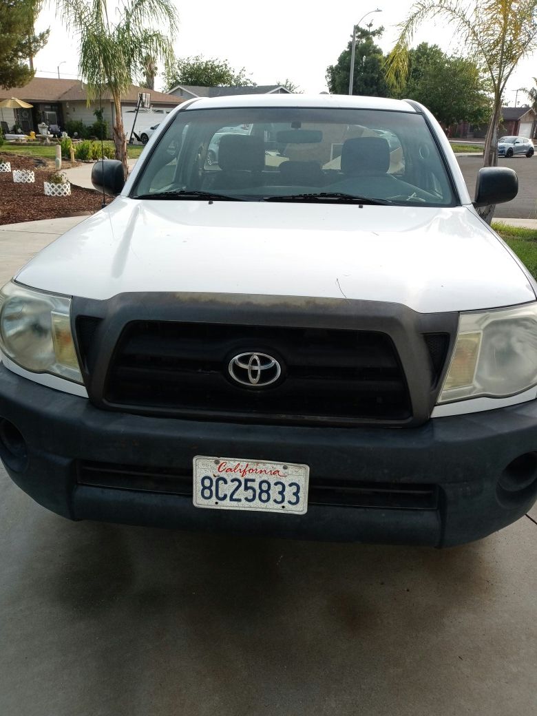 2006 TOYOTA TACOMA 5SPD STICK SHIFT for Sale in Hemet, CA - OfferUp