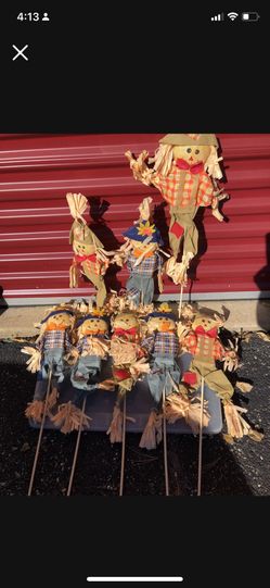 8 Scarecrows