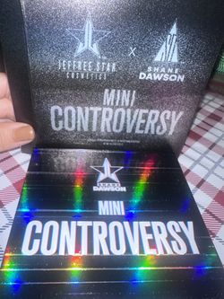 Mini Controversy Eye Shadow Pallet