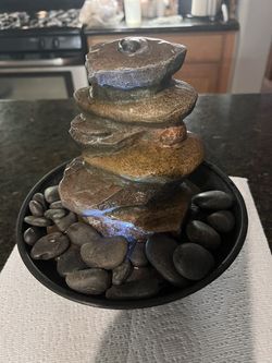 tabletop water fountain- works - southern highlands vegas