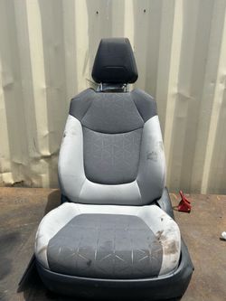 2021 Toyota rav4 seat