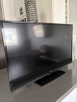 JVC 33’ TV 