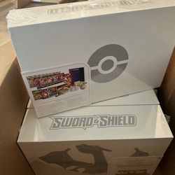 Charizard Ultra Premium Collect Pokemon TCG