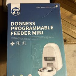 Automatic pet dog cat feeder programmable 