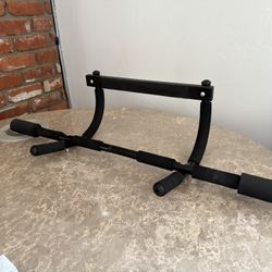 Pull Up Bar