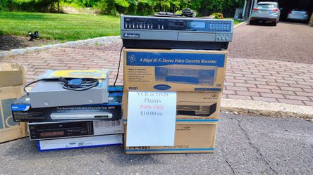 VCRs & DVD Players PARTS ONLY $10 Each