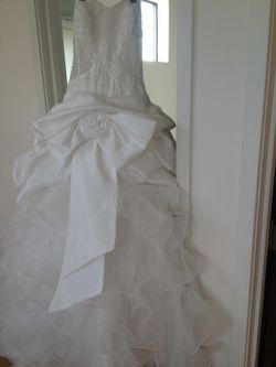 Princess cut wedding gown