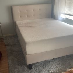 Full Size Mattress & Bedframe 