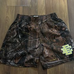 Eric Emanuel shorts camo.