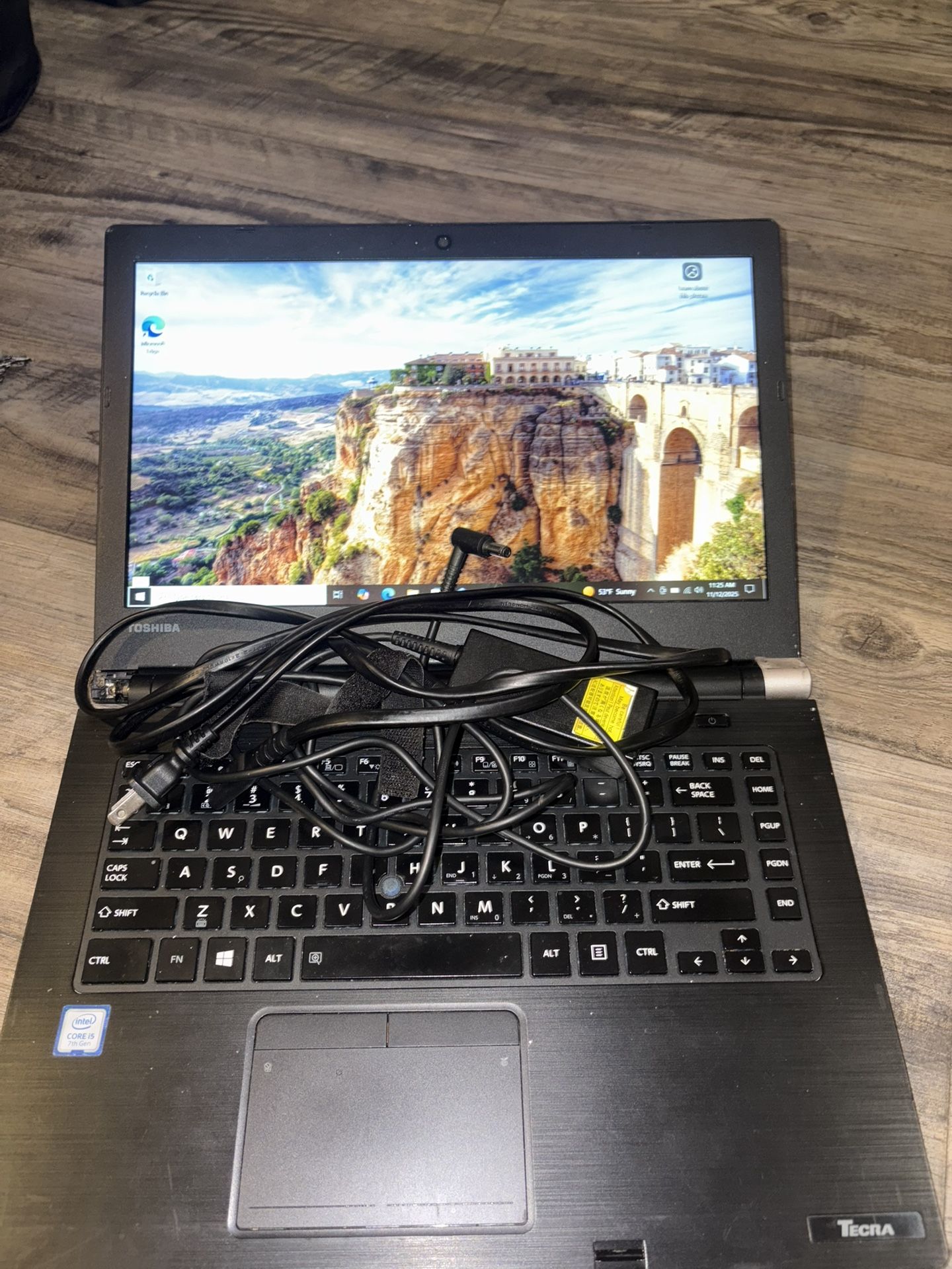 TOSHIBA TECRA A40-D Laptop w/ Intel Core i5-7200U 2.50 GHZ + 8 GB No HD/Battery