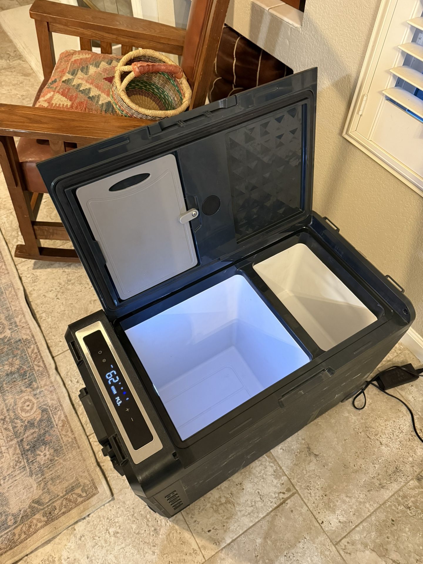 BODEGA COOLER 61qt Fridge/Freezer