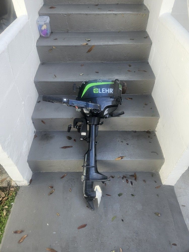 Lehr 2.5 Propane Outboard Motor