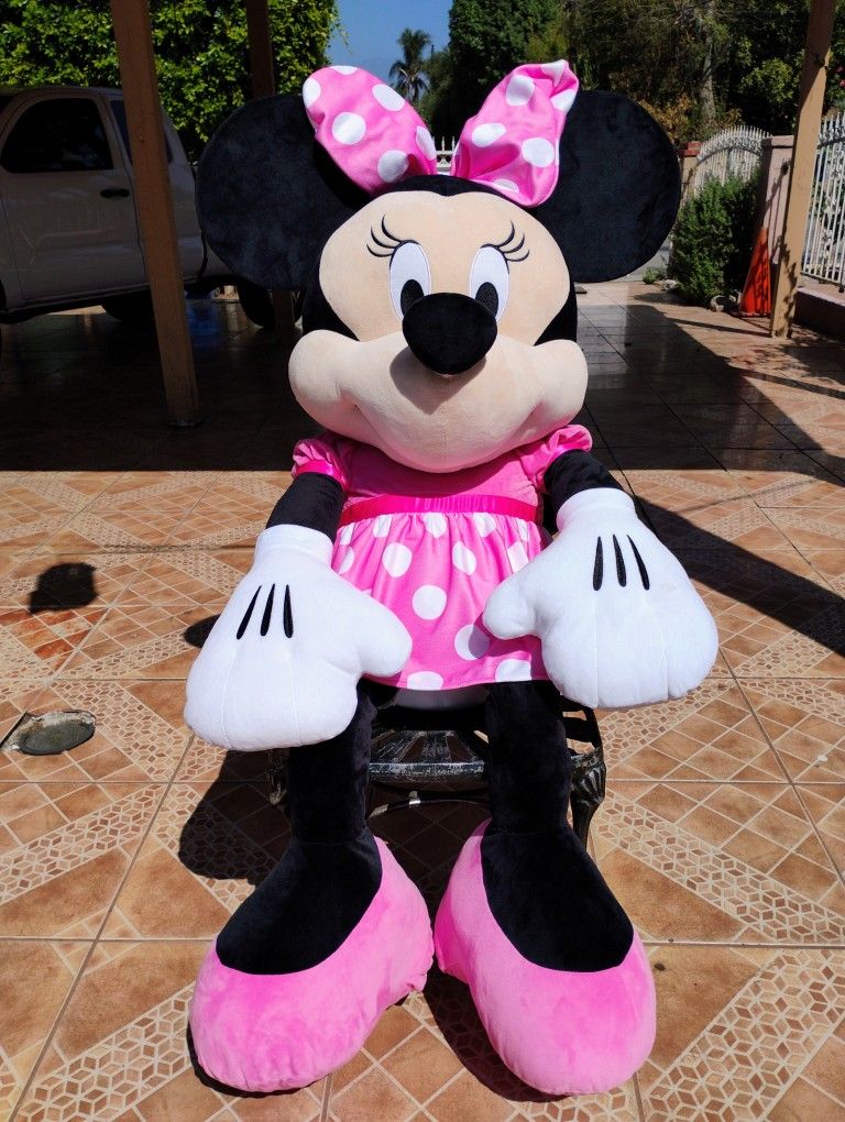Jumbo Minnie Mouse