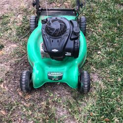 Lawnboy 20inch Cut Self Propelled Has A New Briggs Stratton 5.5 Hp Engine 