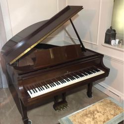 Classic Steinway Model M-5'7” Baby Grand Piano In Great Shape & Excellent Working Condition Going For Free