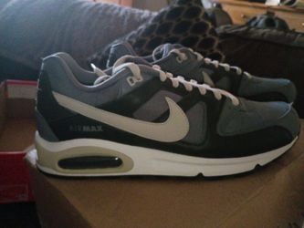 BRAND NEW -NIKE- AIR MAX   size 12