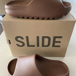 NEW Adidas YEEZY SLIDE Flax Brown Size 10