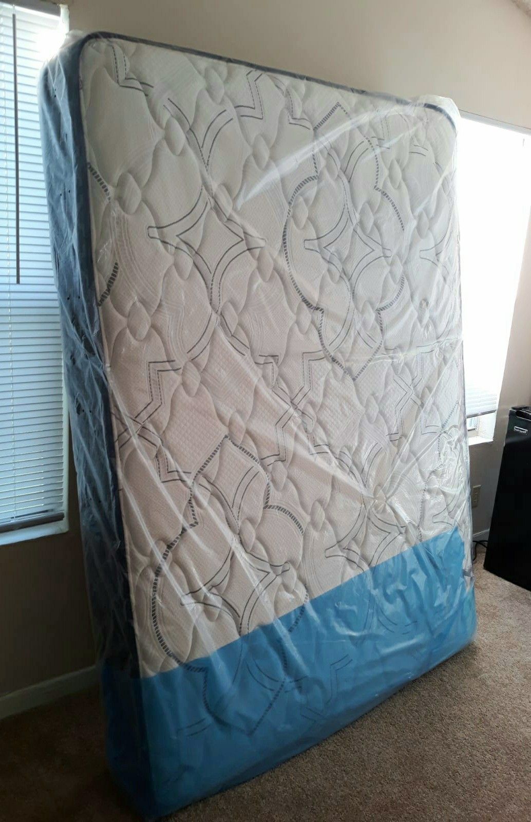 🌈NEW QUEEN MATTRESS and BOX SPRING. Sealed in plastic