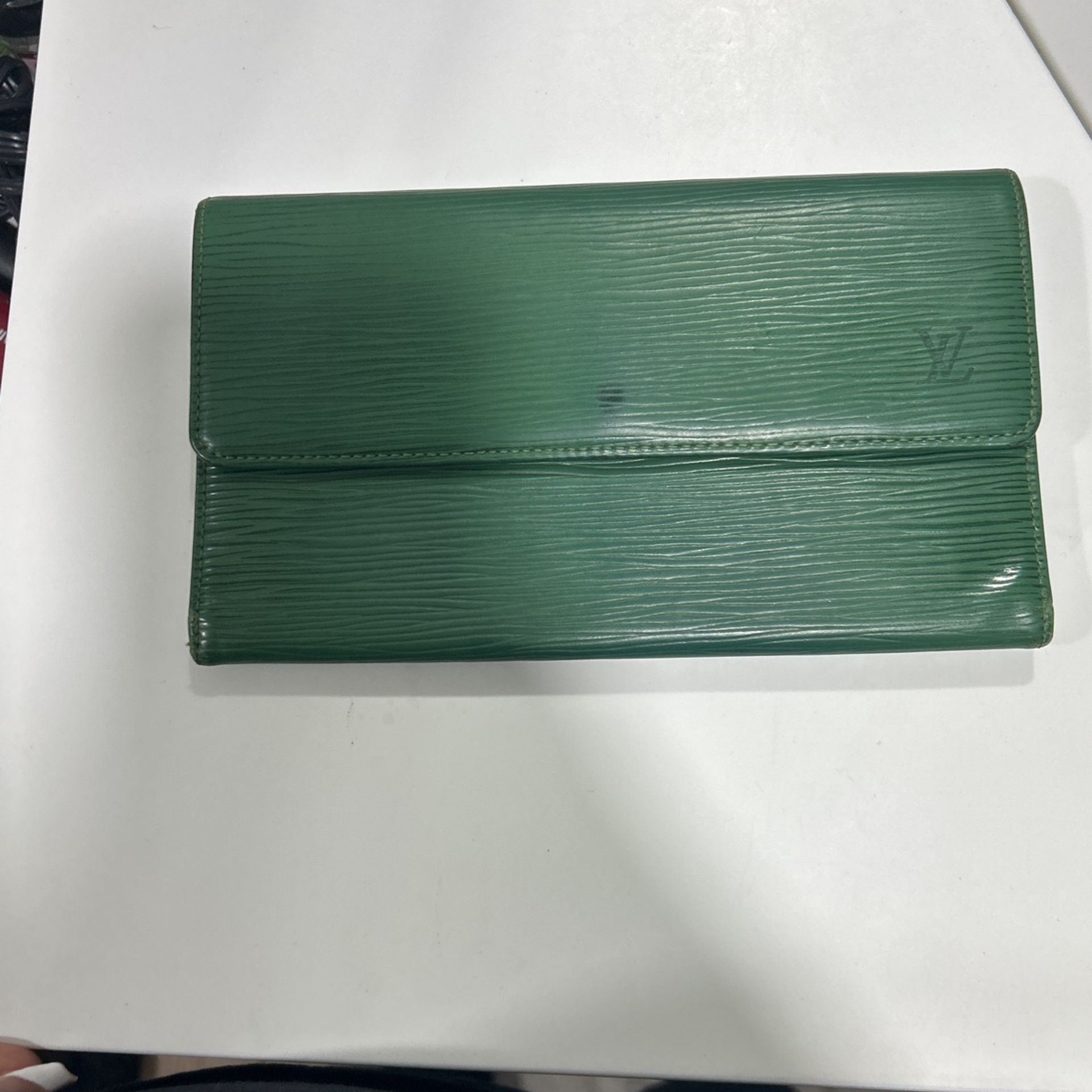 Lv Epi Wallet (green ) Womens
