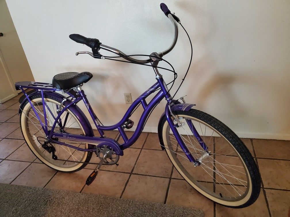 Schwinn Women's Cruiser Bike