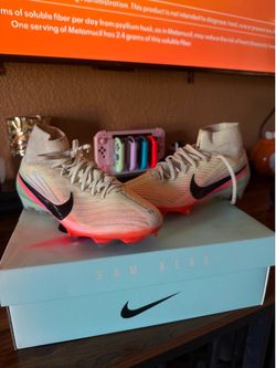 Soccer cleats
