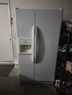 Refrigerator(SALE)