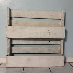 Set Of 26”-28” Wood Pallet Wall Shoe Rack In White Wash