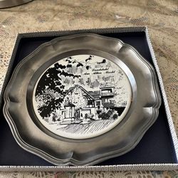 Collectible Decorative  Hanging Plate.