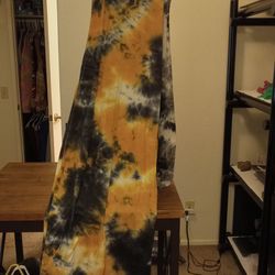 BRAND NEW Tye dyed wow