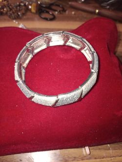 Elegant dinner bracelet