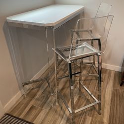 White High Table With Two Barstool