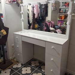 White Big Vanity