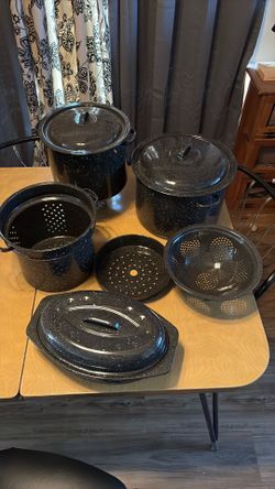 Black and white enameled bake ware