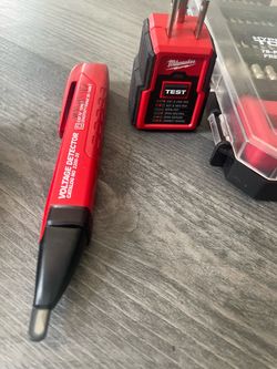 Milwaukee Voltage tester /plug tester