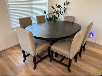 Dining room table with 6 chairs